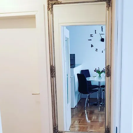 In East Sarajevo- Stan Na Dan Istocno Sarajevo Apartment
